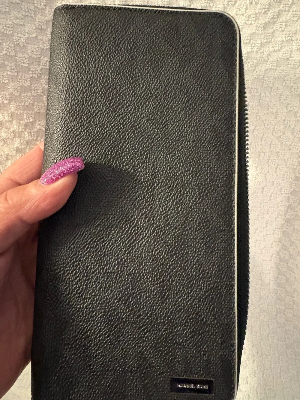 Wallet-The Michael Kors Men's Tech ZIP Around Black Leather wallet